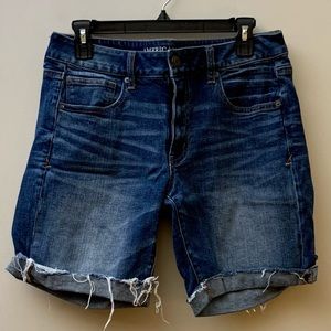American Eagle Women’s Denim Slouchy Bermuda Shorts. Super Soft Stretch. Size 6